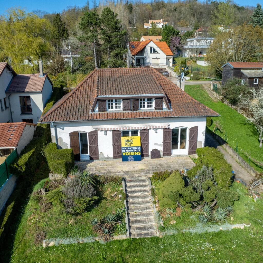 Maison Lay St Christophe